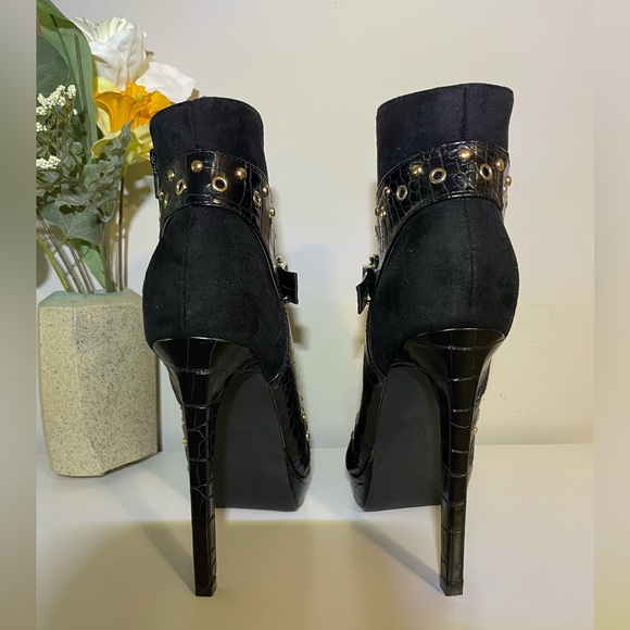 NWOT RIMI Scene Size 8 Black Platform Stiletto Pleaser Boots with Golden Details - Picture 4 of 8